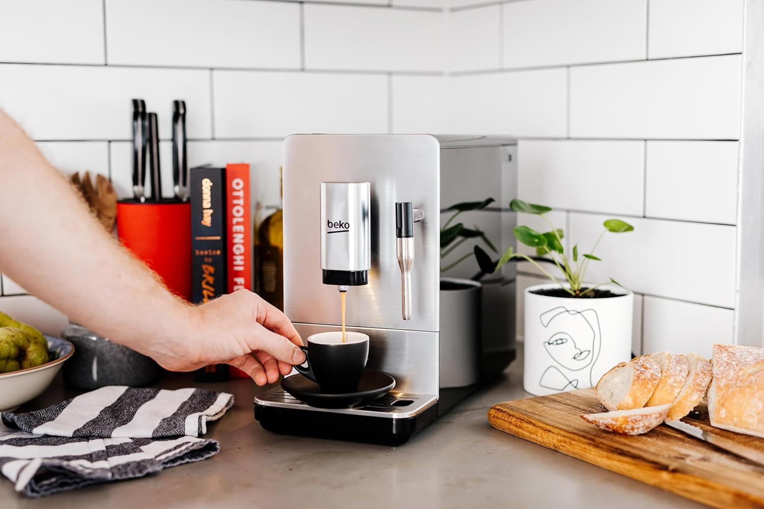 BEKO Bean-to-Cup Espresso Coffee Machine with Milk Frother – 1.4L, Stainless/Black - New Condition