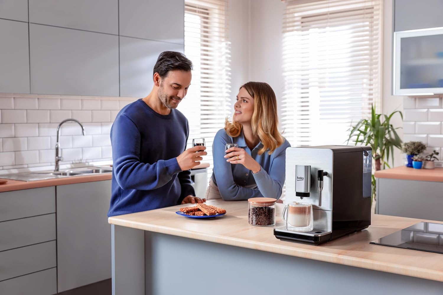 BEKO Bean-to-Cup Espresso Coffee Machine with Milk Frother – 1.4L, Stainless/Black - New Condition