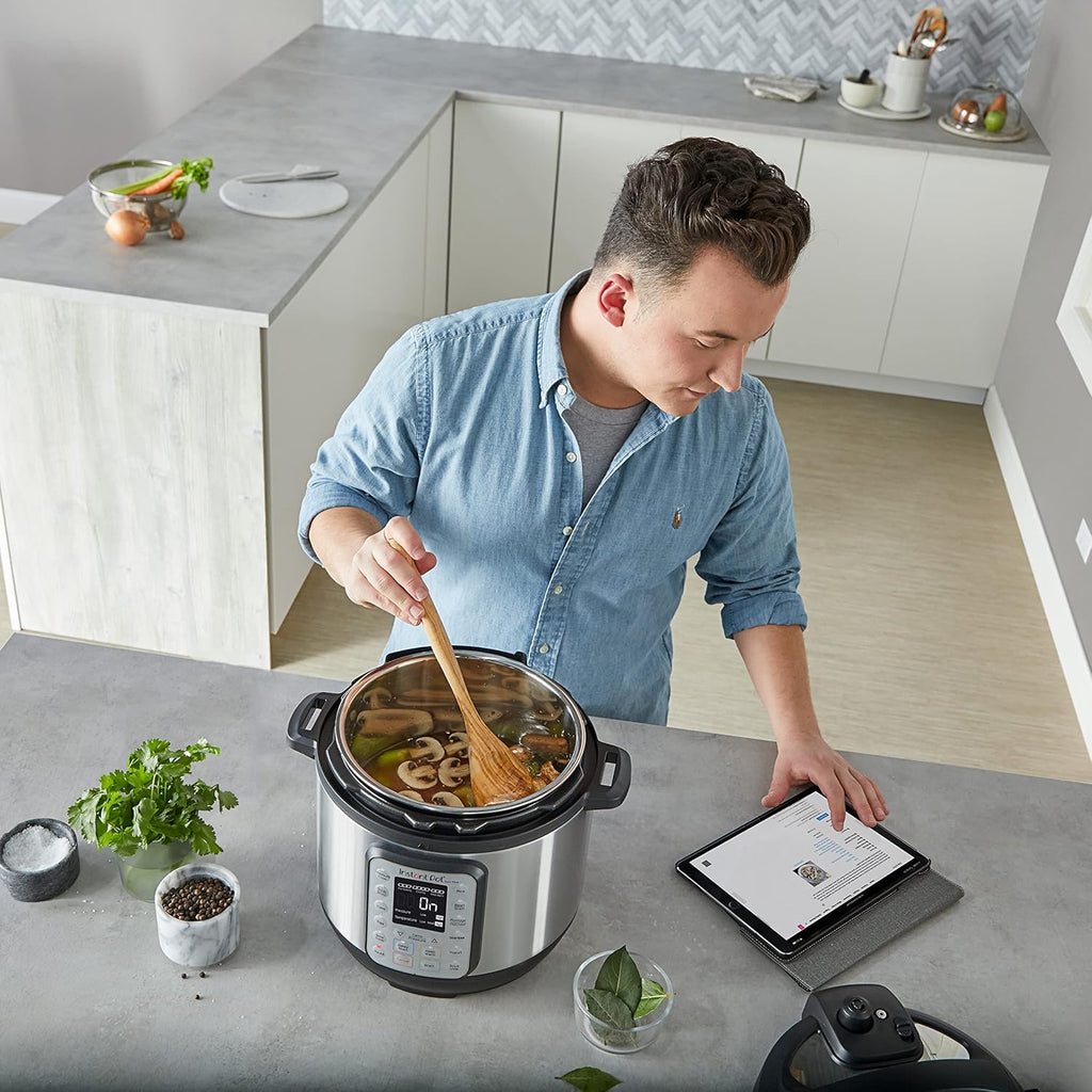 Instant Pot Duo Plus 9-in-1 Electric Pressure Cooker, 5.7L - Good Condition